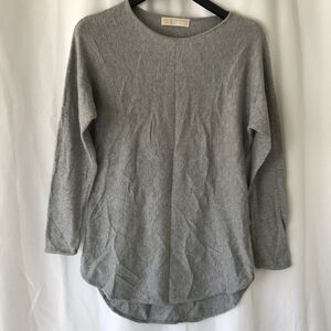 Micheal micheal kors gray long sleeve lightweight sweater size medium